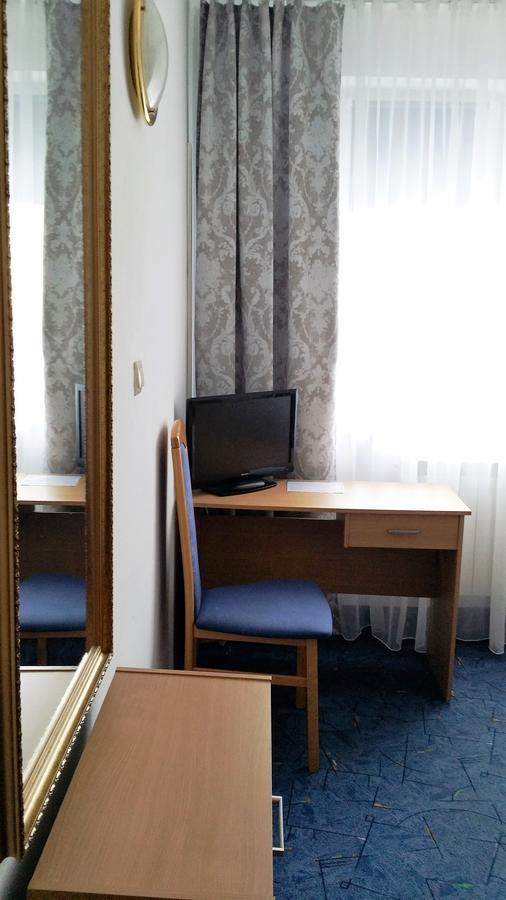 Hotel As Biala Podlaska Ngoại thất bức ảnh