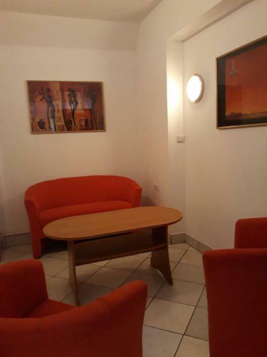 Hotel As Biala Podlaska Ngoại thất bức ảnh
